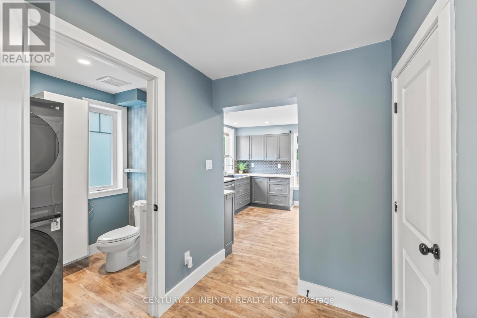 11 CAMPBELL STREET — photo 31