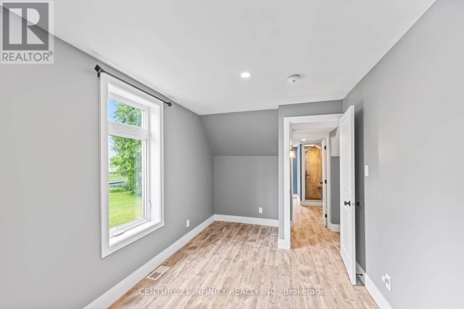 11 CAMPBELL STREET — photo 44