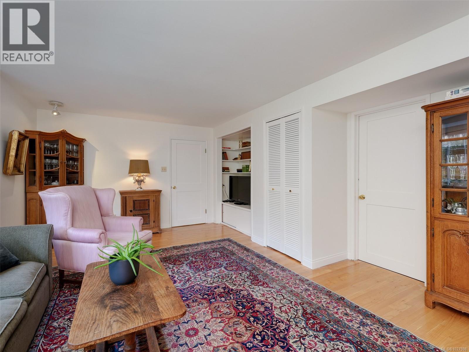  3512 Plymouth Road, Oak Bay