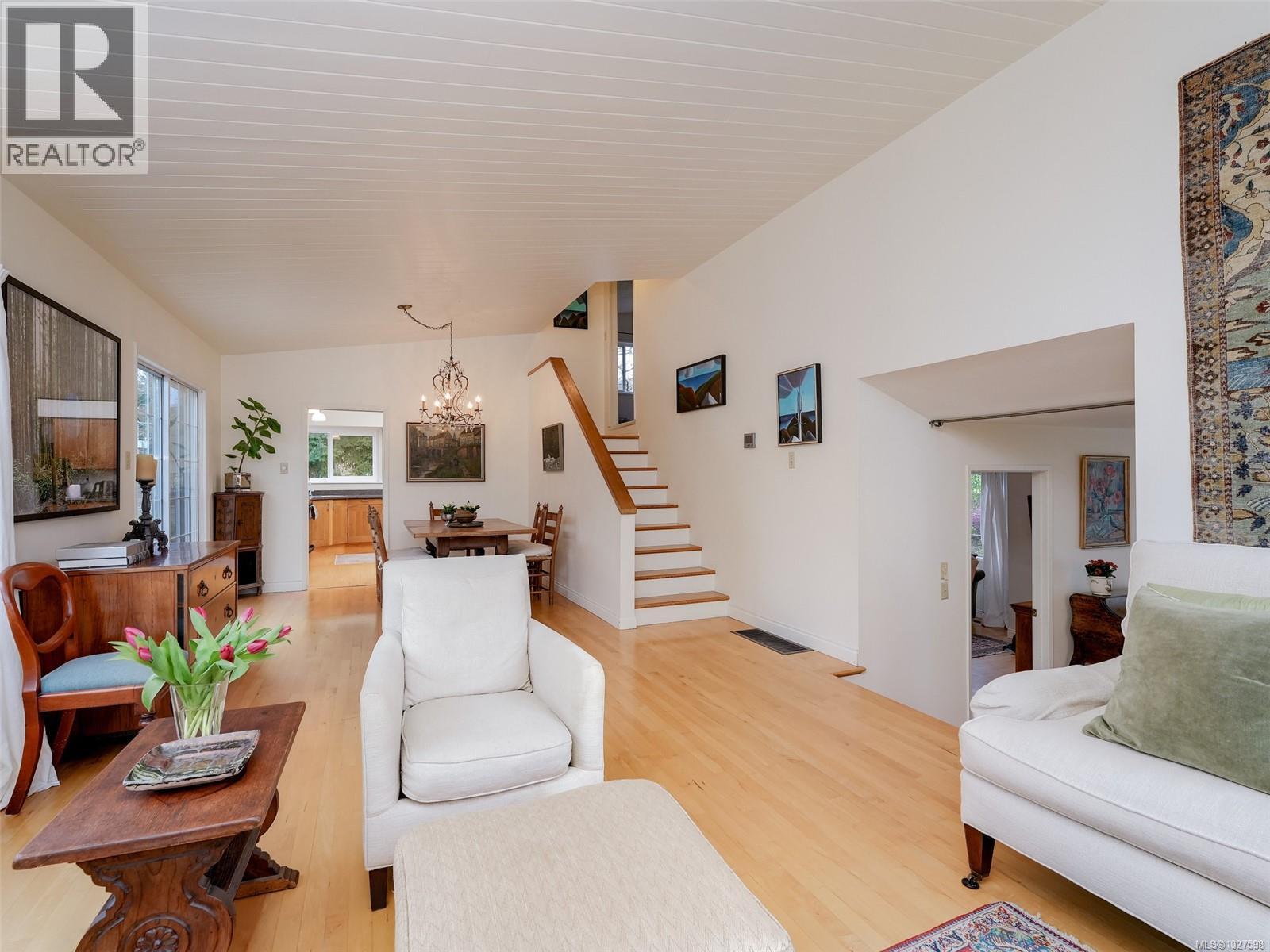  3512 Plymouth Road, Oak Bay