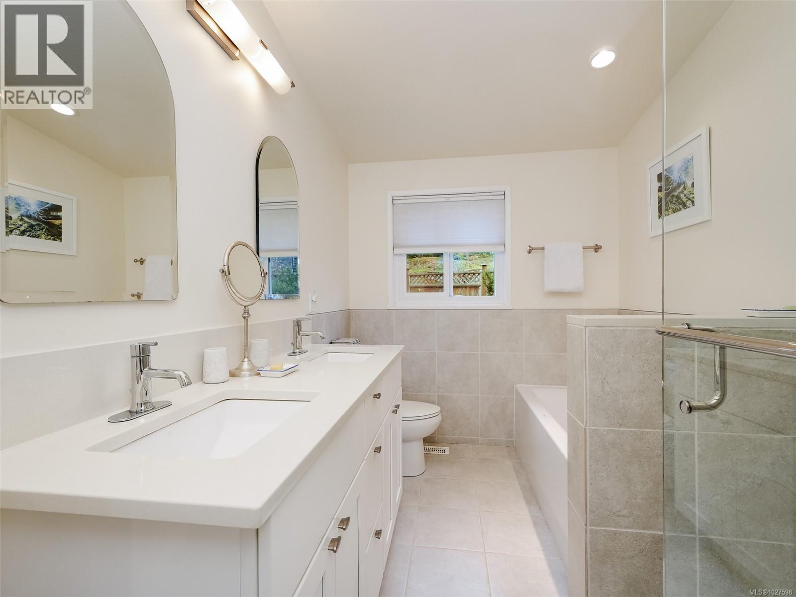  3512 Plymouth Road, Oak Bay