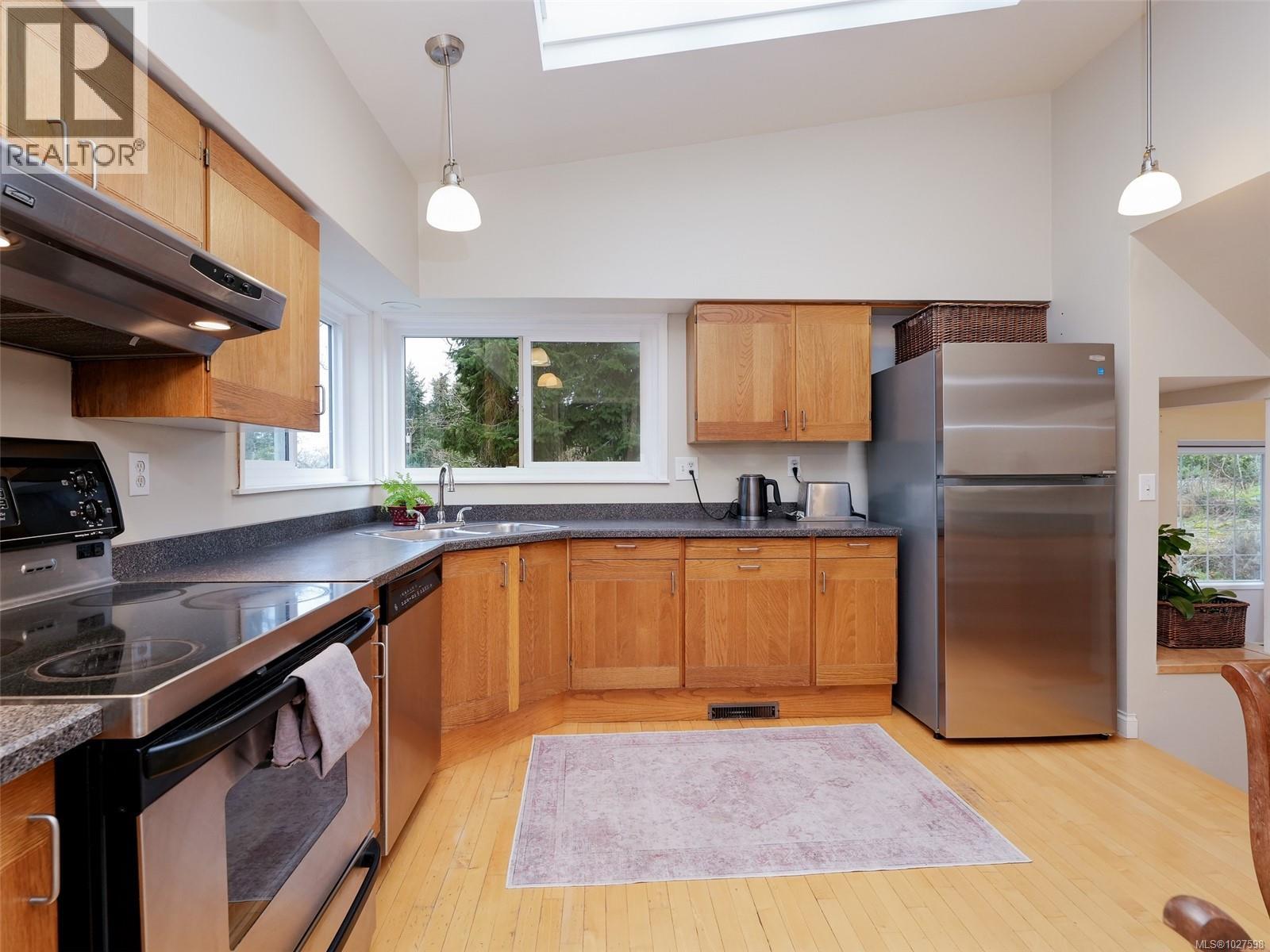  3512 Plymouth Road, Oak Bay