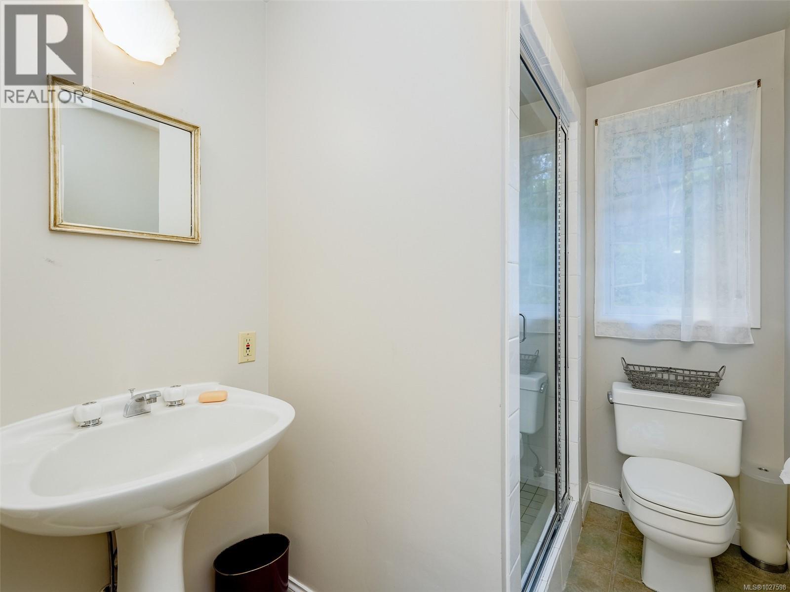  3512 Plymouth Road, Oak Bay