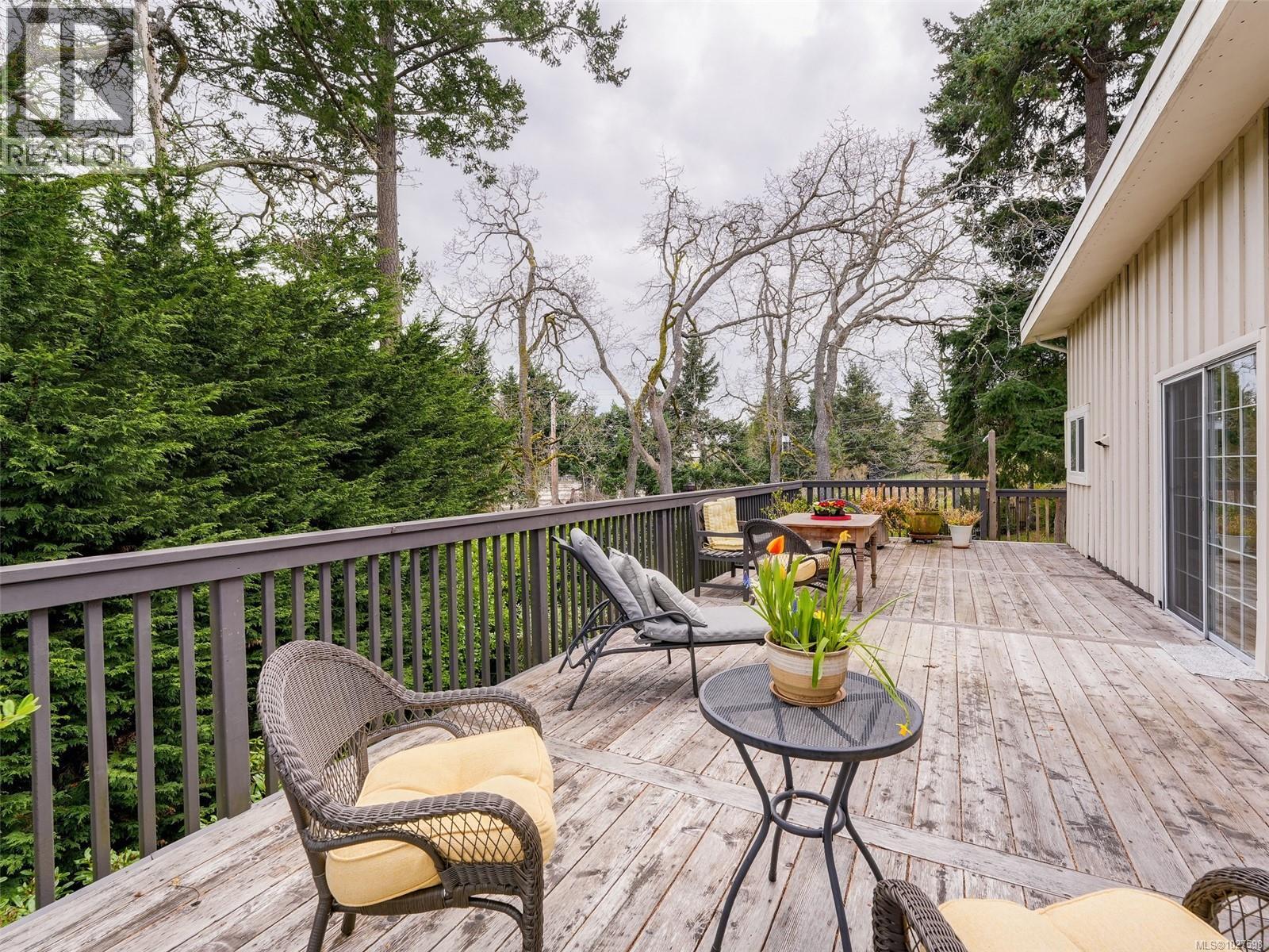  3512 Plymouth Road, Oak Bay