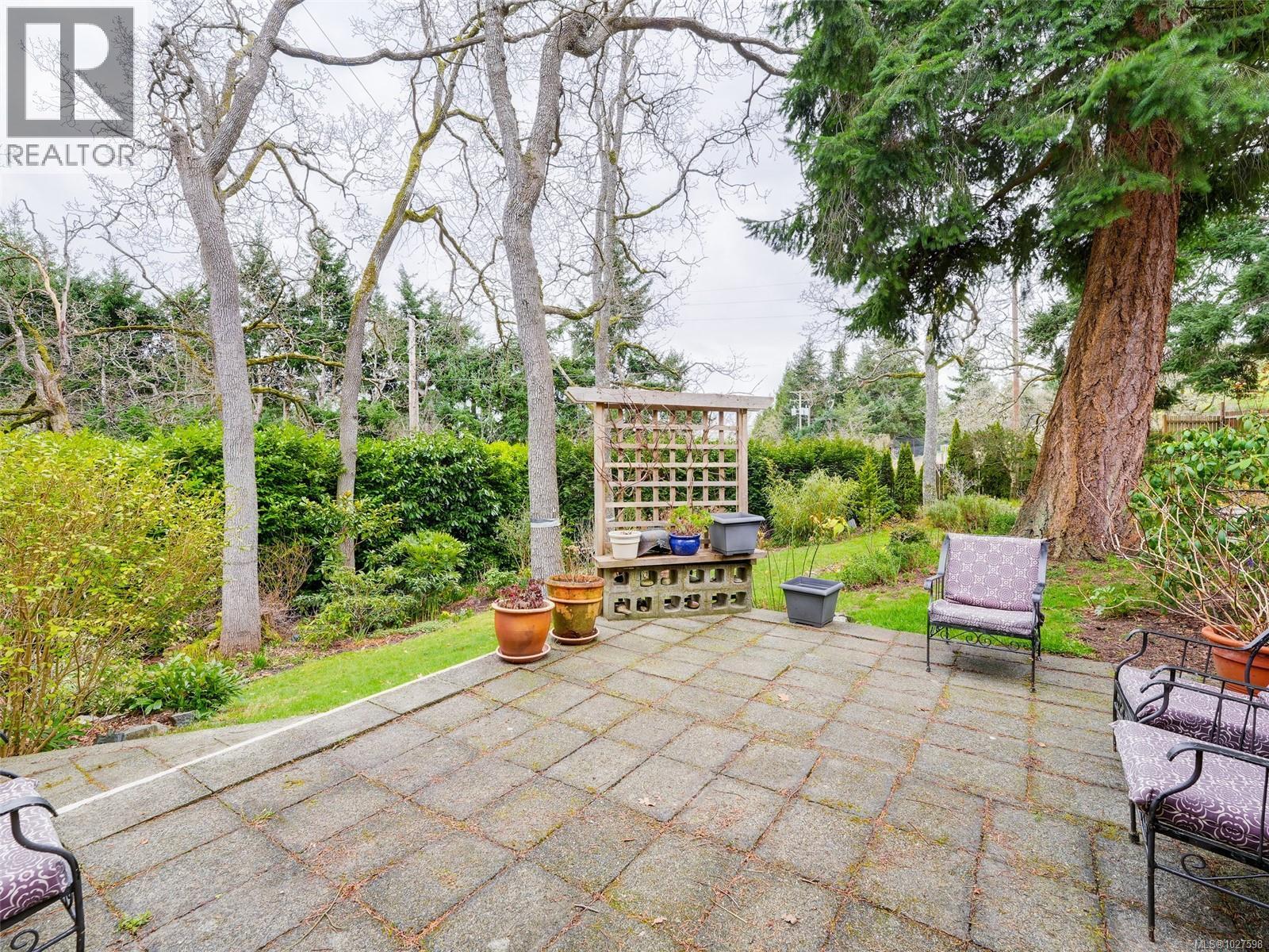 3512 Plymouth Road, Oak Bay