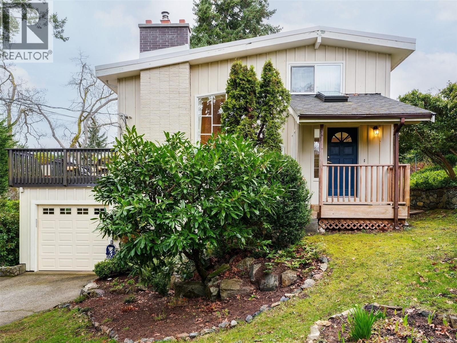  3512 Plymouth Road, Oak Bay