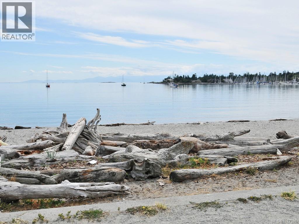  3512 Plymouth Road, Oak Bay