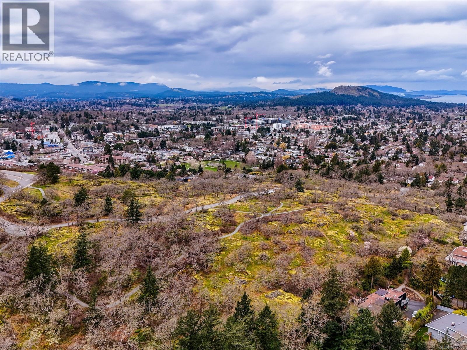  3512 Plymouth Road, Oak Bay