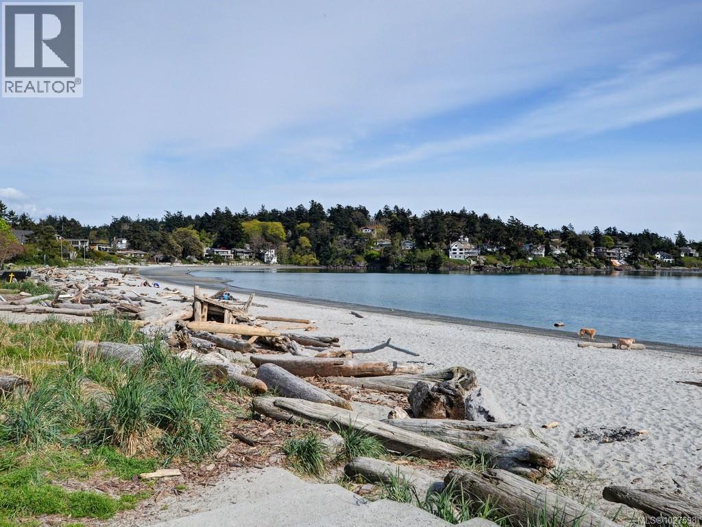  3512 Plymouth Road, Oak Bay