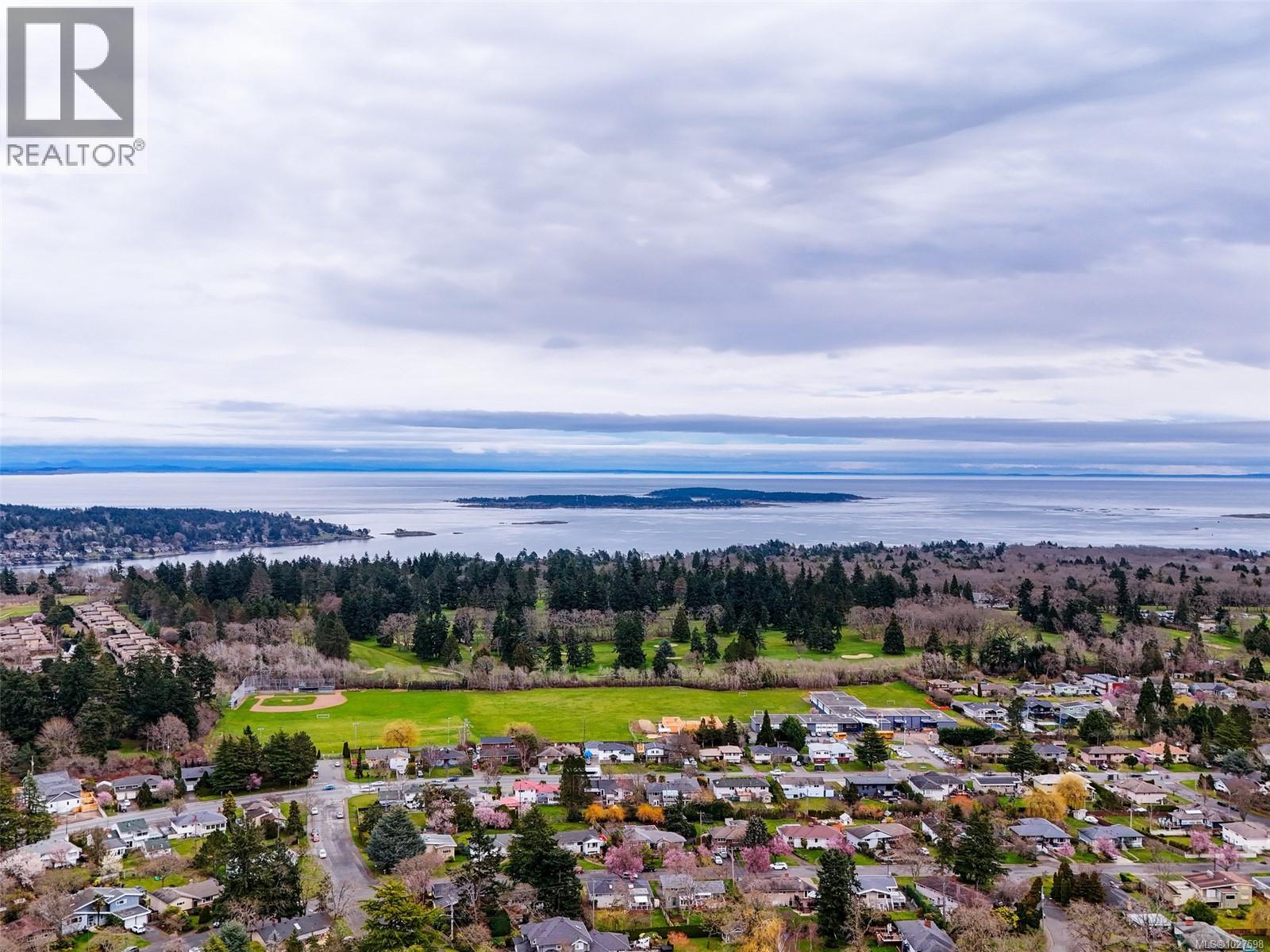  3512 Plymouth Road, Oak Bay