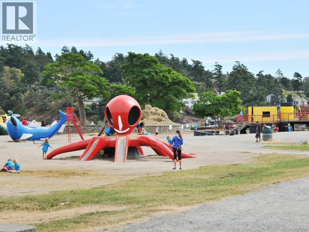  3512 Plymouth Road, Oak Bay