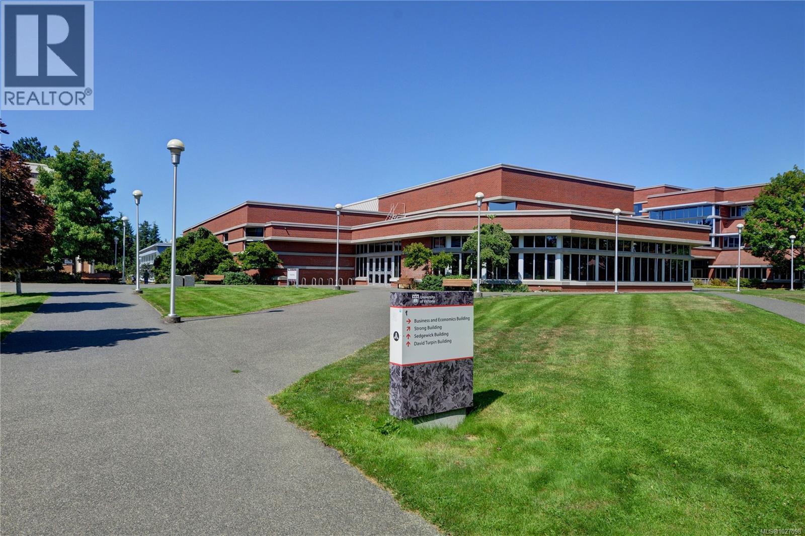  3512 Plymouth Road, Oak Bay