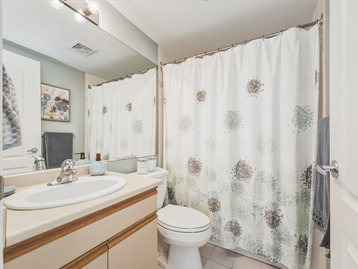 303 15165 MARINE DRIVE, White Rock