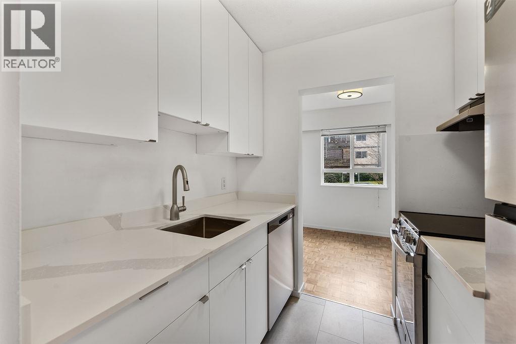 305 2025 W 2ND AVENUE, Vancouver