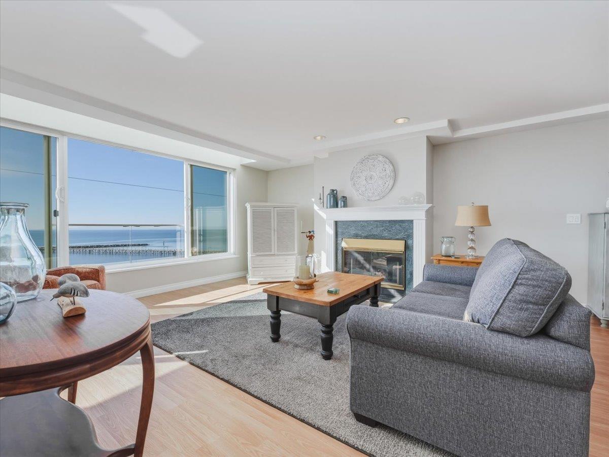 303 15165 MARINE DRIVE, White Rock