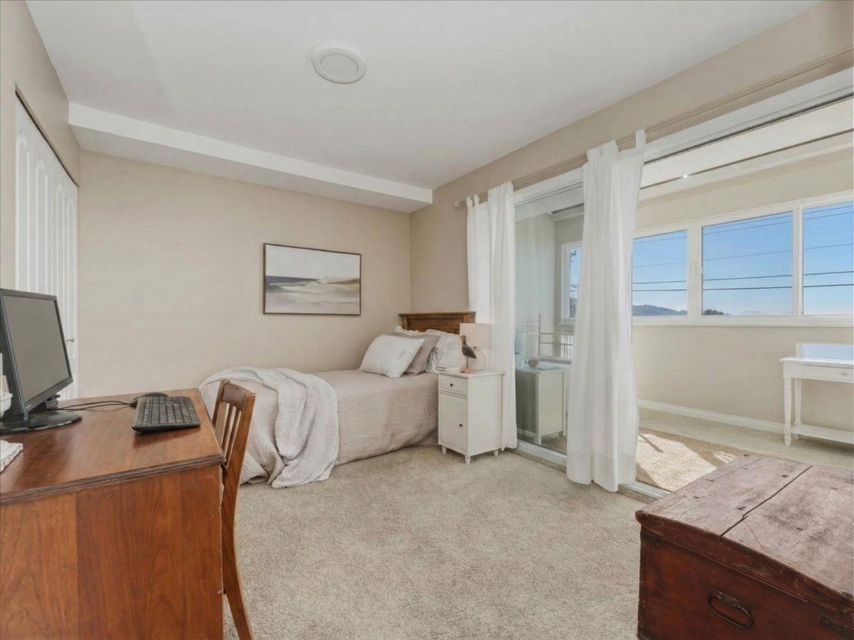 303 15165 MARINE DRIVE, White Rock