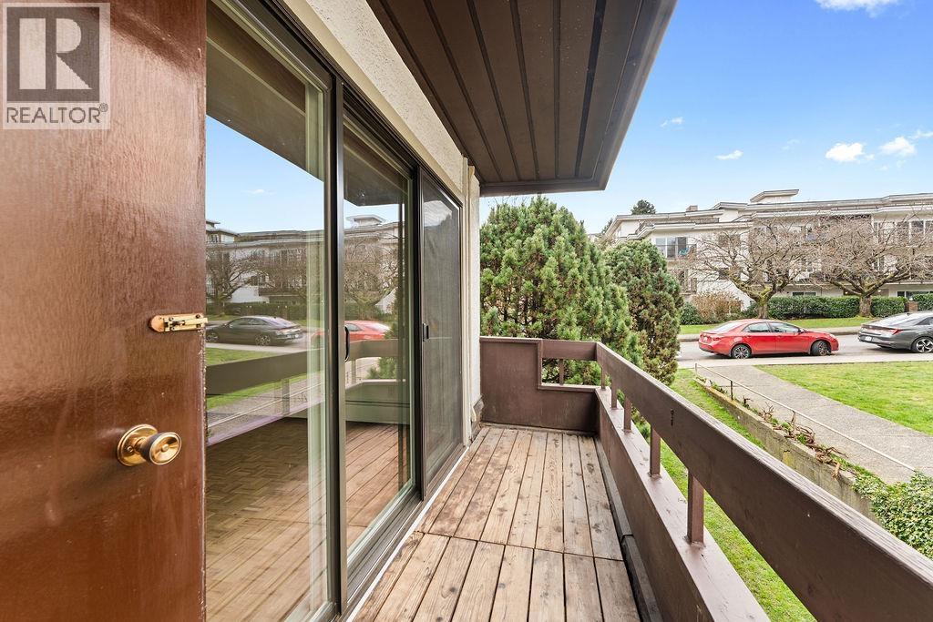 305 2025 W 2ND AVENUE, Vancouver