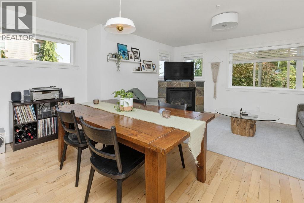 3 728 GIBSONS WAY, Gibsons