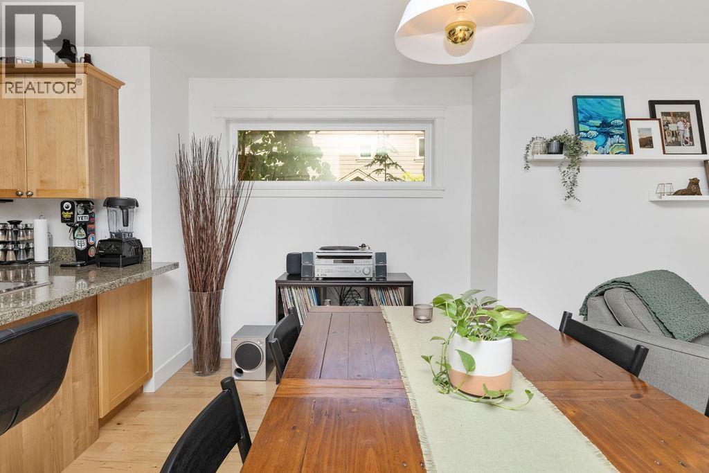 3 728 GIBSONS WAY, Gibsons