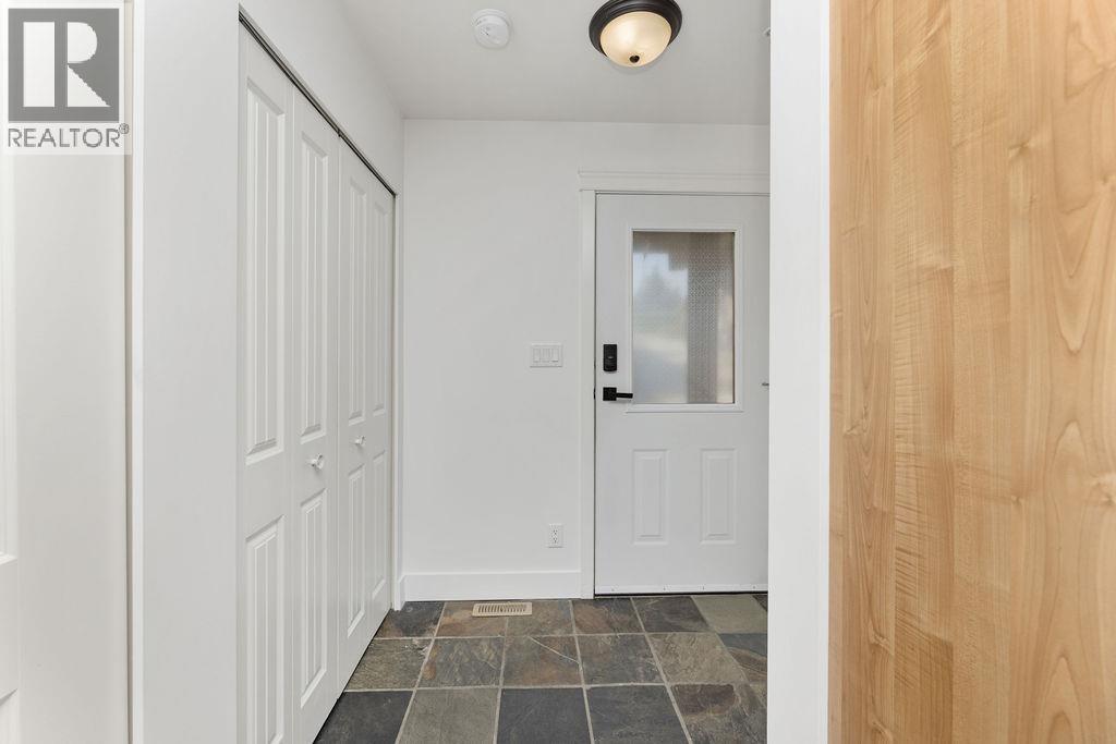 3 728 GIBSONS WAY, Gibsons