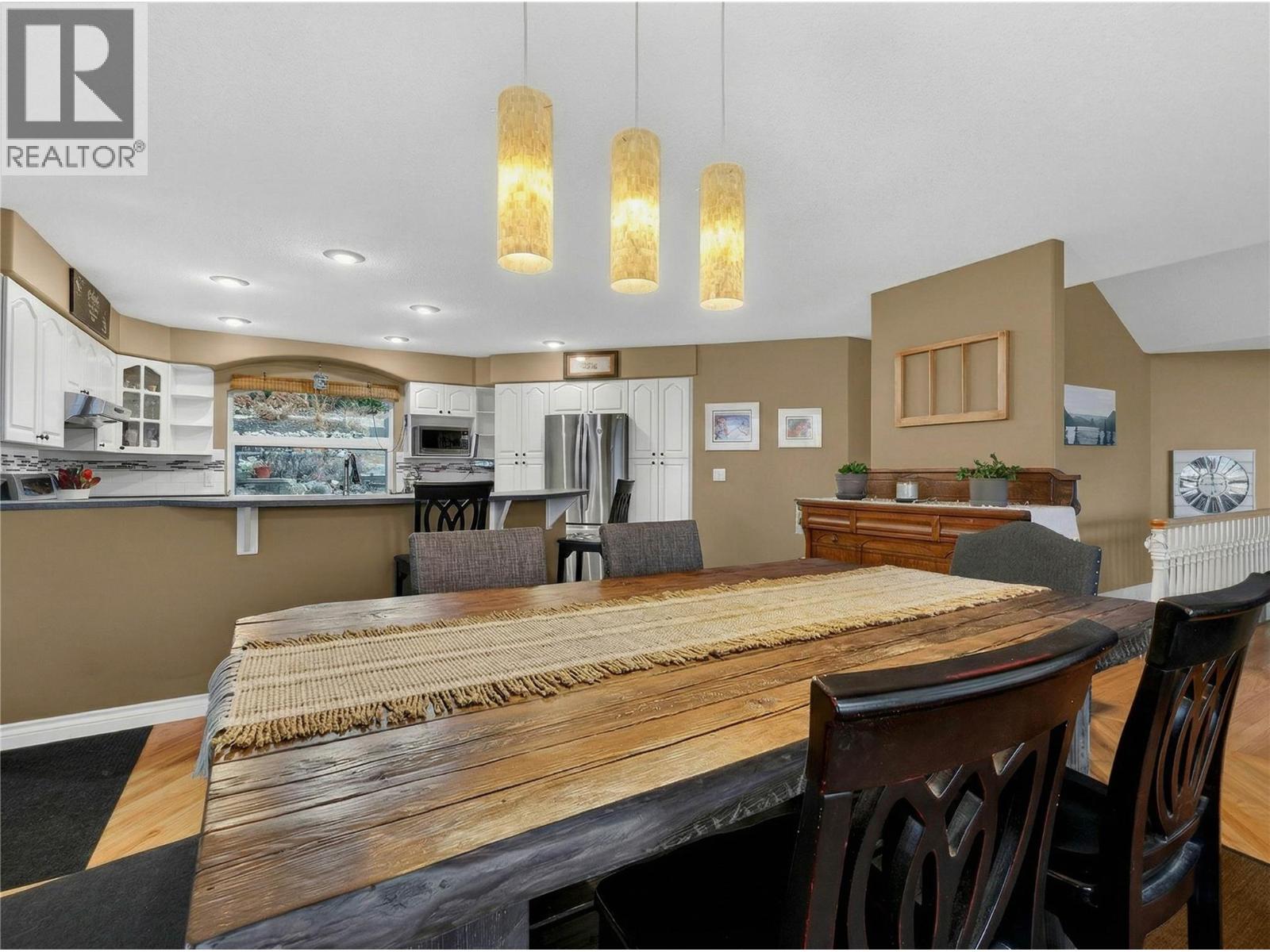 2270 3 Avenue SE, Salmon Arm