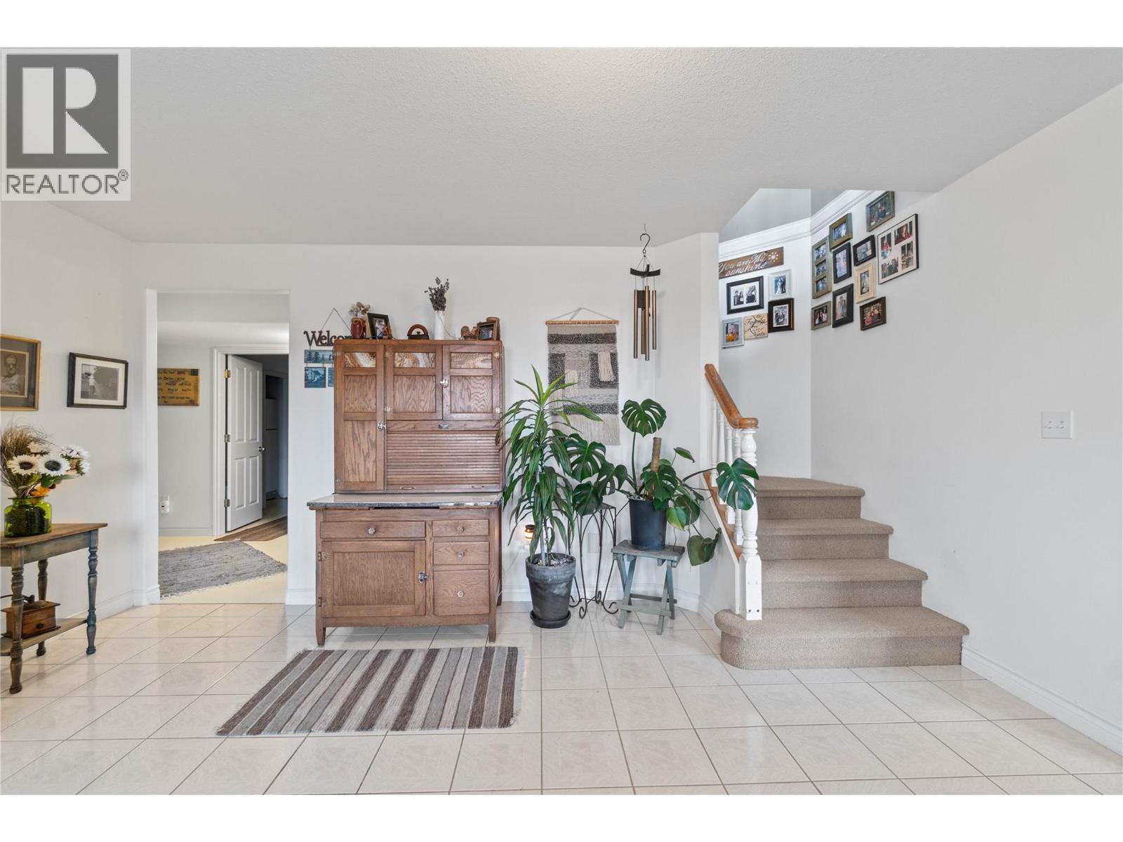 2270 3 Avenue SE, Salmon Arm