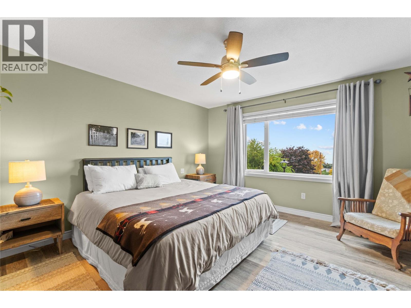 2270 3 Avenue SE, Salmon Arm