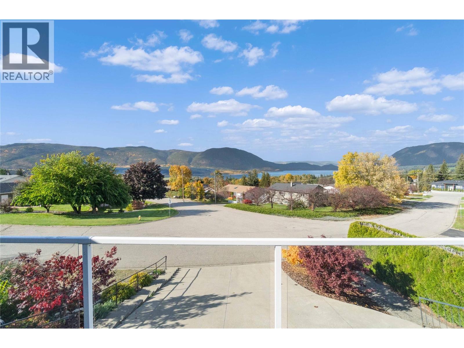 2270 3 Avenue SE, Salmon Arm