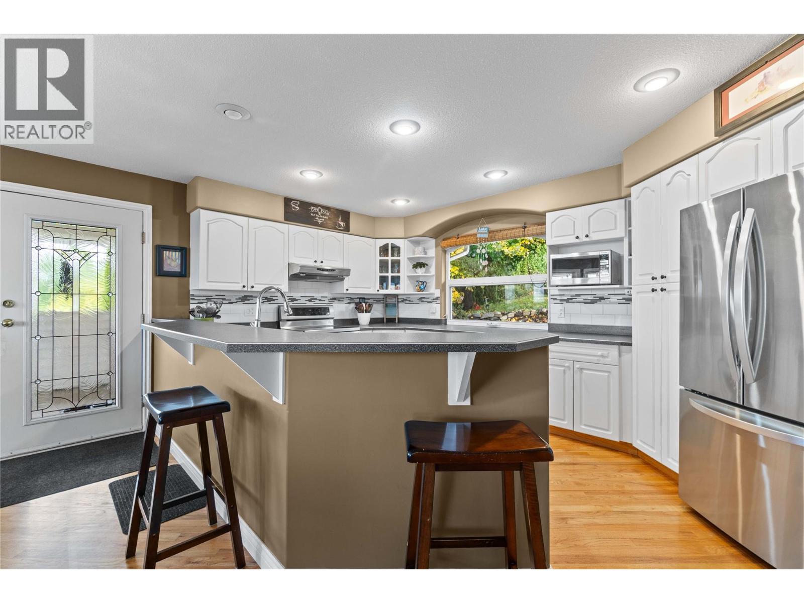 2270 3 Avenue SE, Salmon Arm