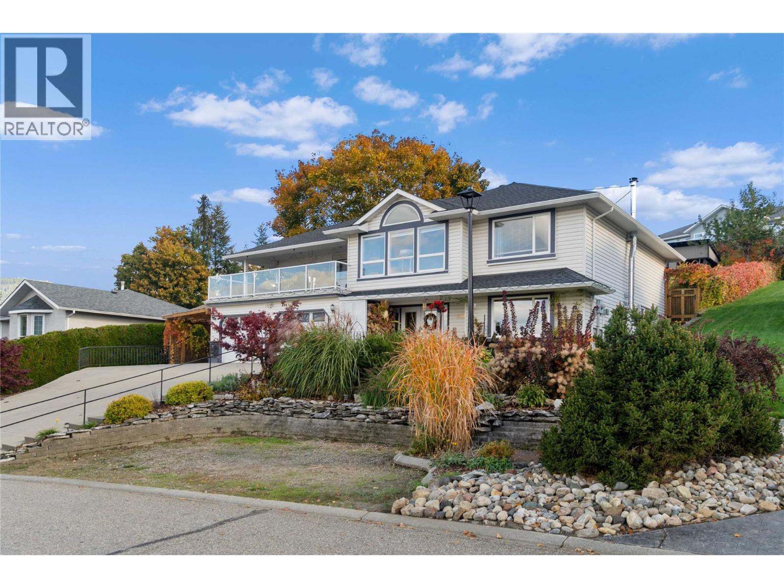 2270 3 Avenue SE, Salmon Arm