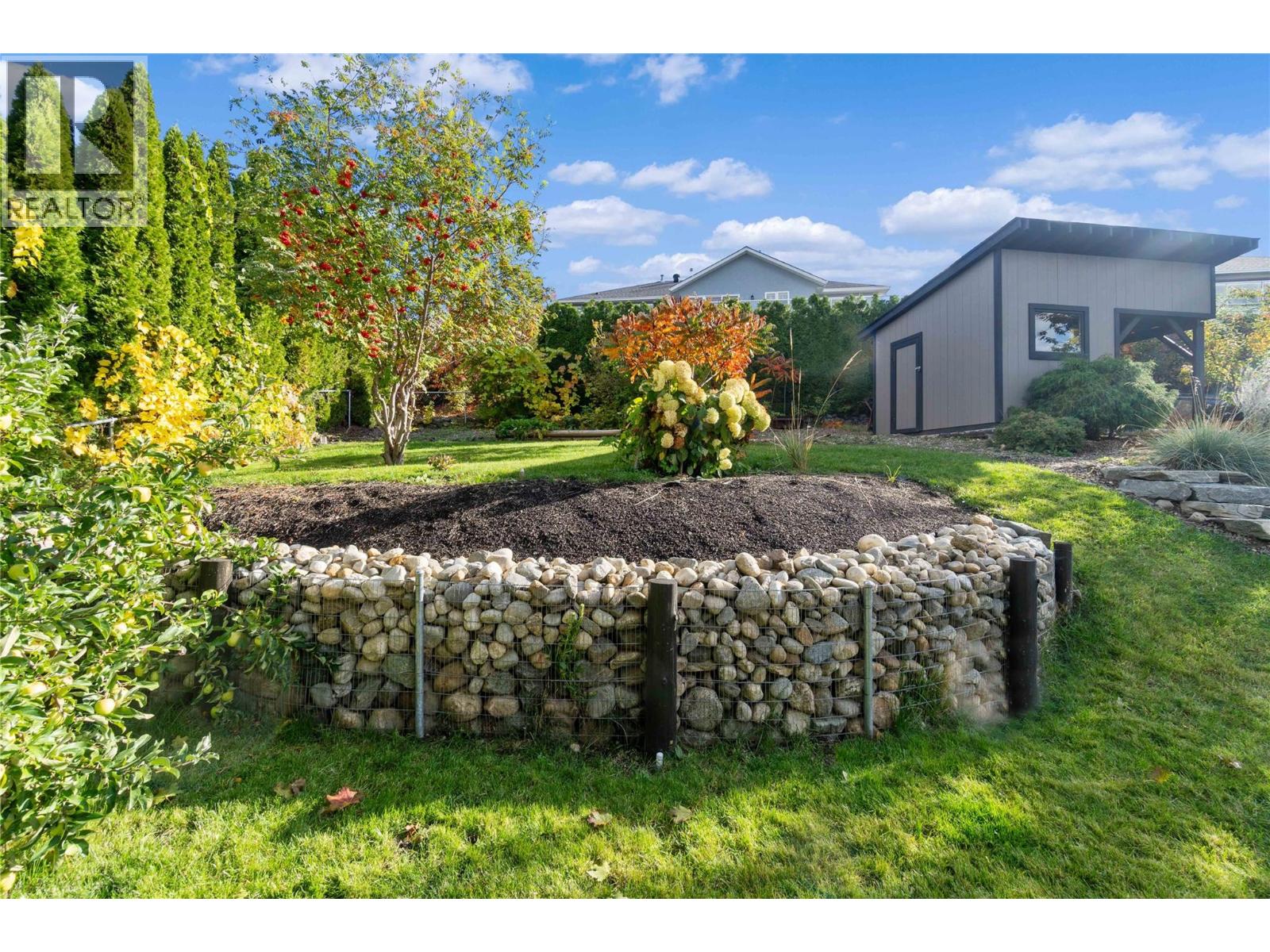 2270 3 Avenue SE, Salmon Arm