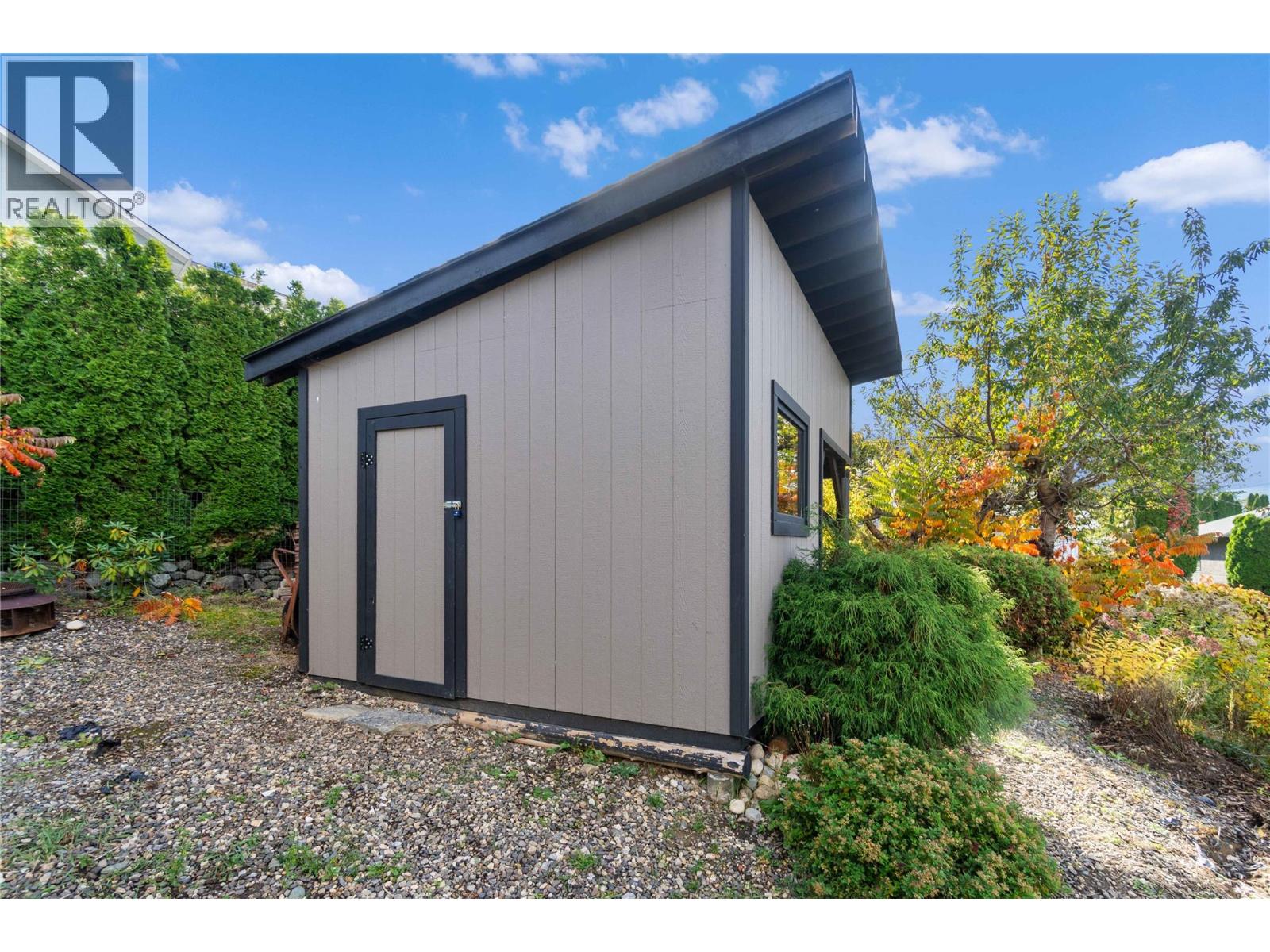 2270 3 Avenue SE, Salmon Arm