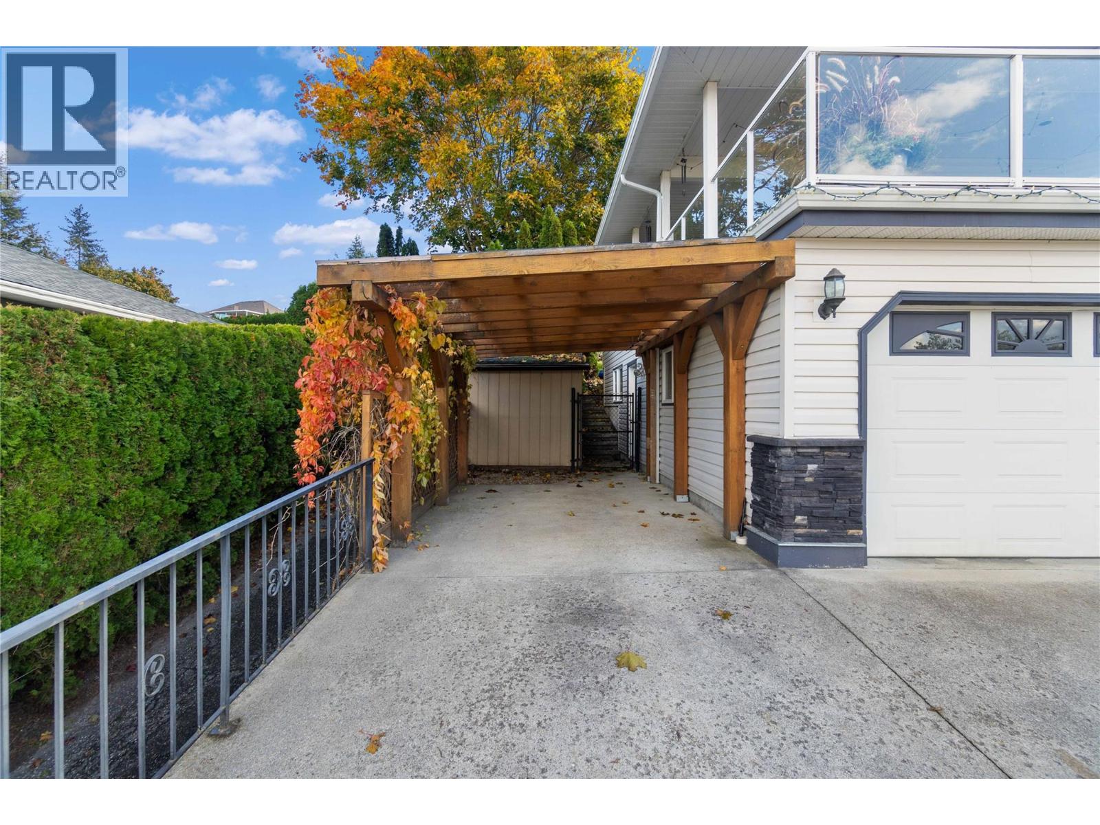 2270 3 Avenue SE, Salmon Arm