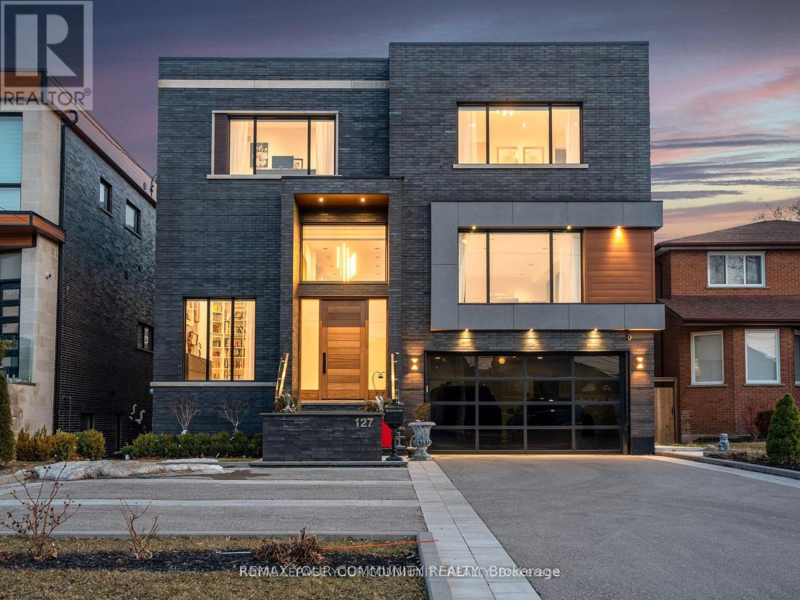127 ELGIN MILLS ROAD W - 1