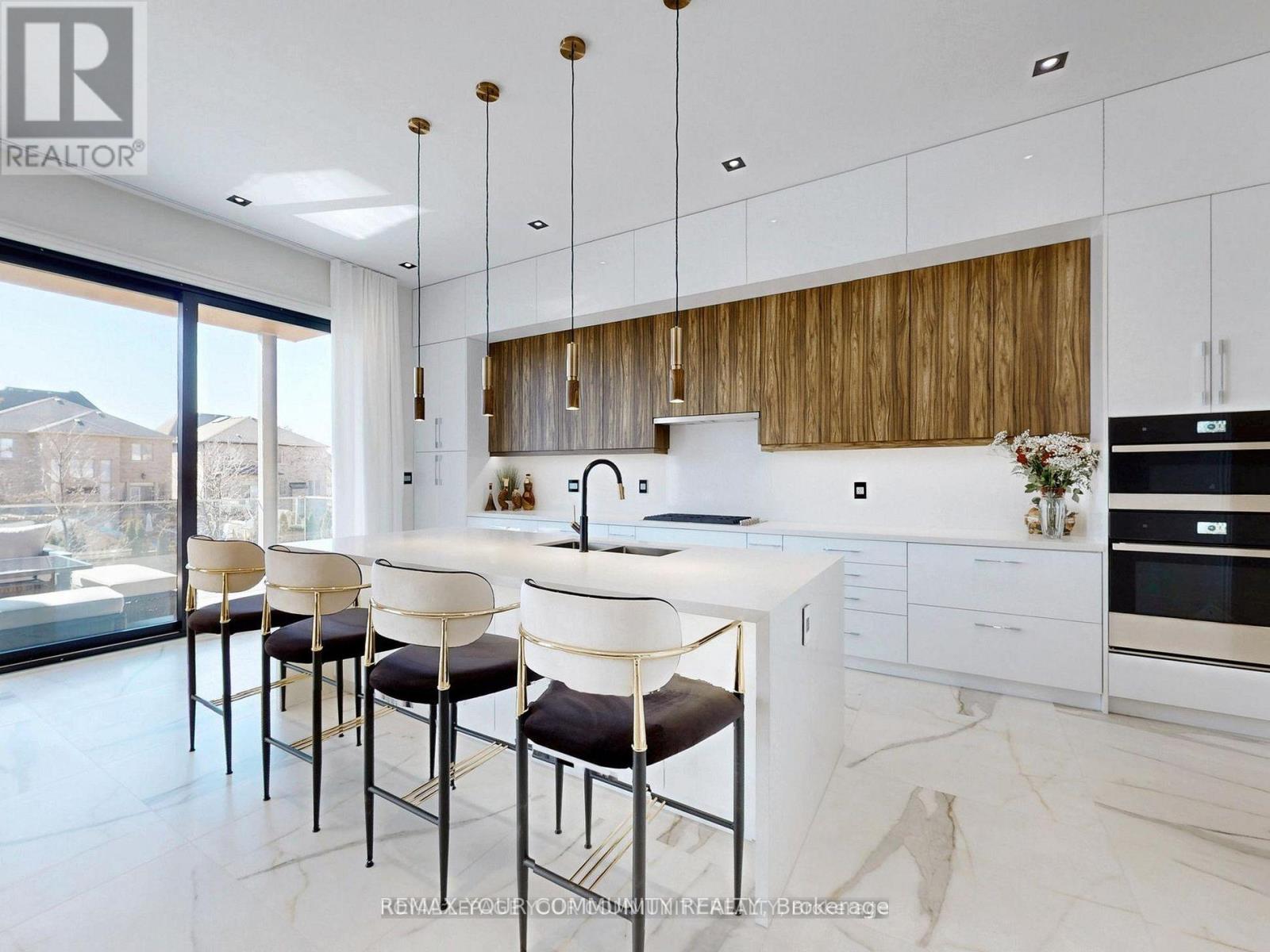 127 ELGIN MILLS ROAD W - 11