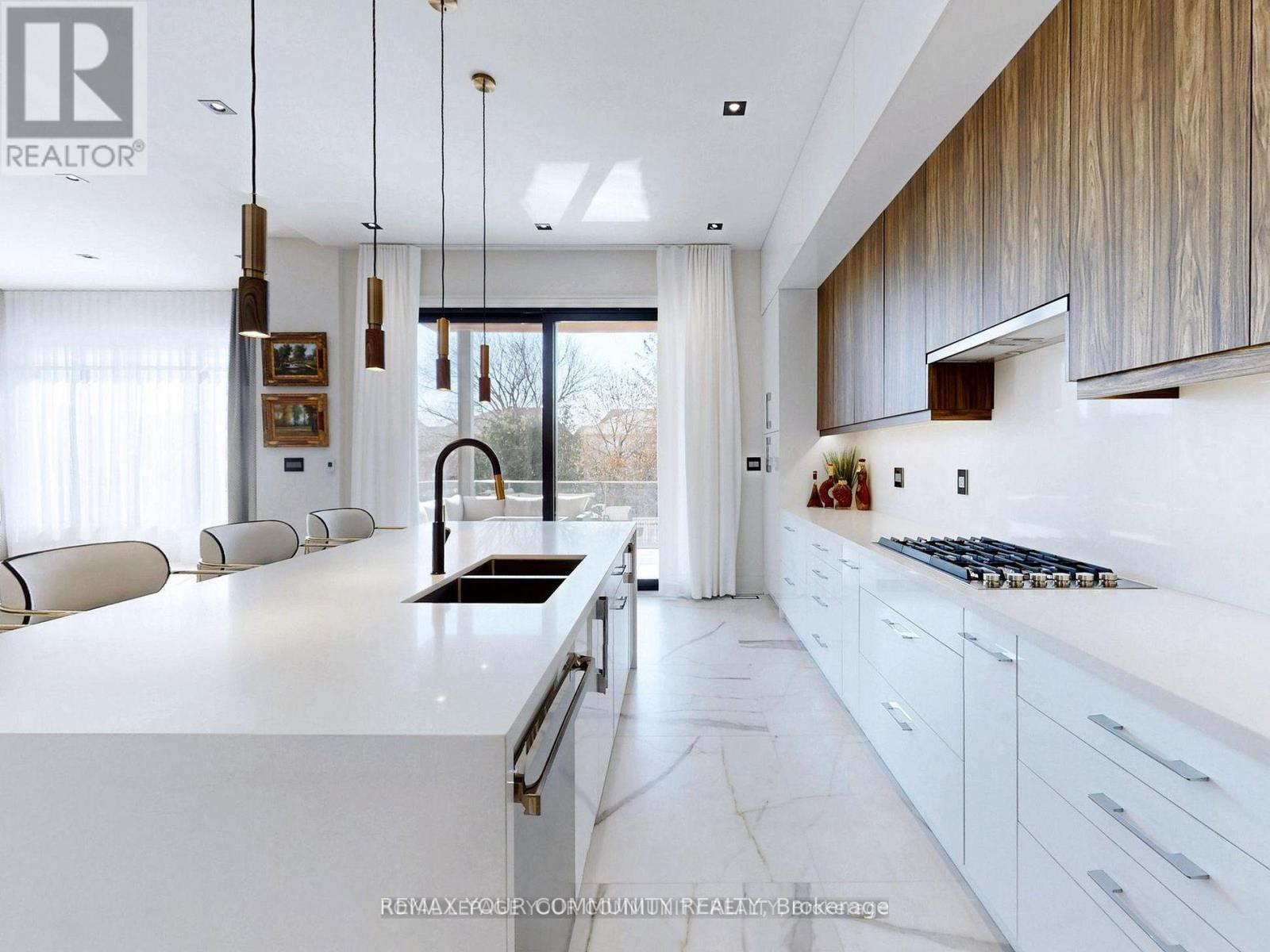 127 ELGIN MILLS ROAD W - 14