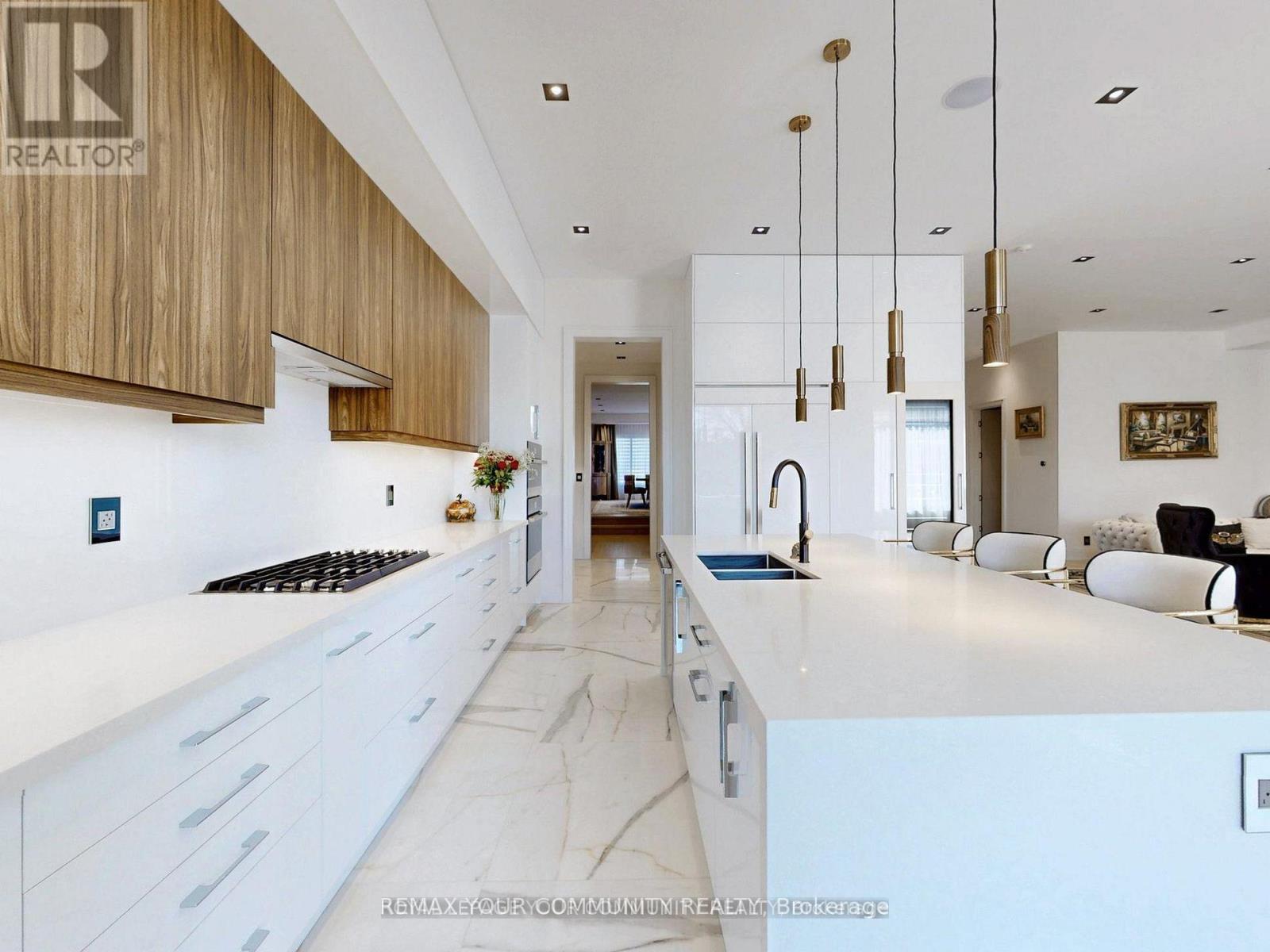 127 ELGIN MILLS ROAD W - 15