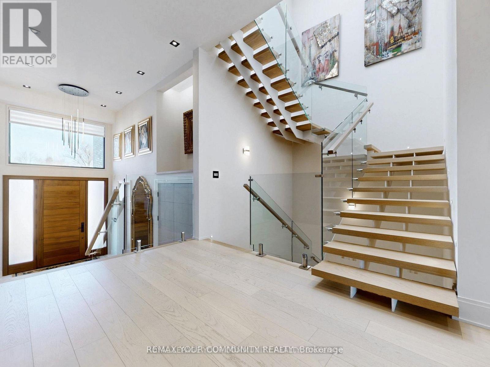 127 ELGIN MILLS ROAD W - 19