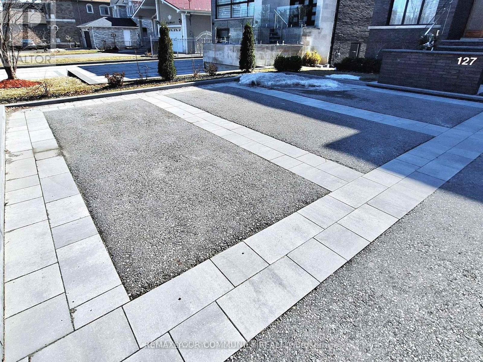 127 ELGIN MILLS ROAD W - 3
