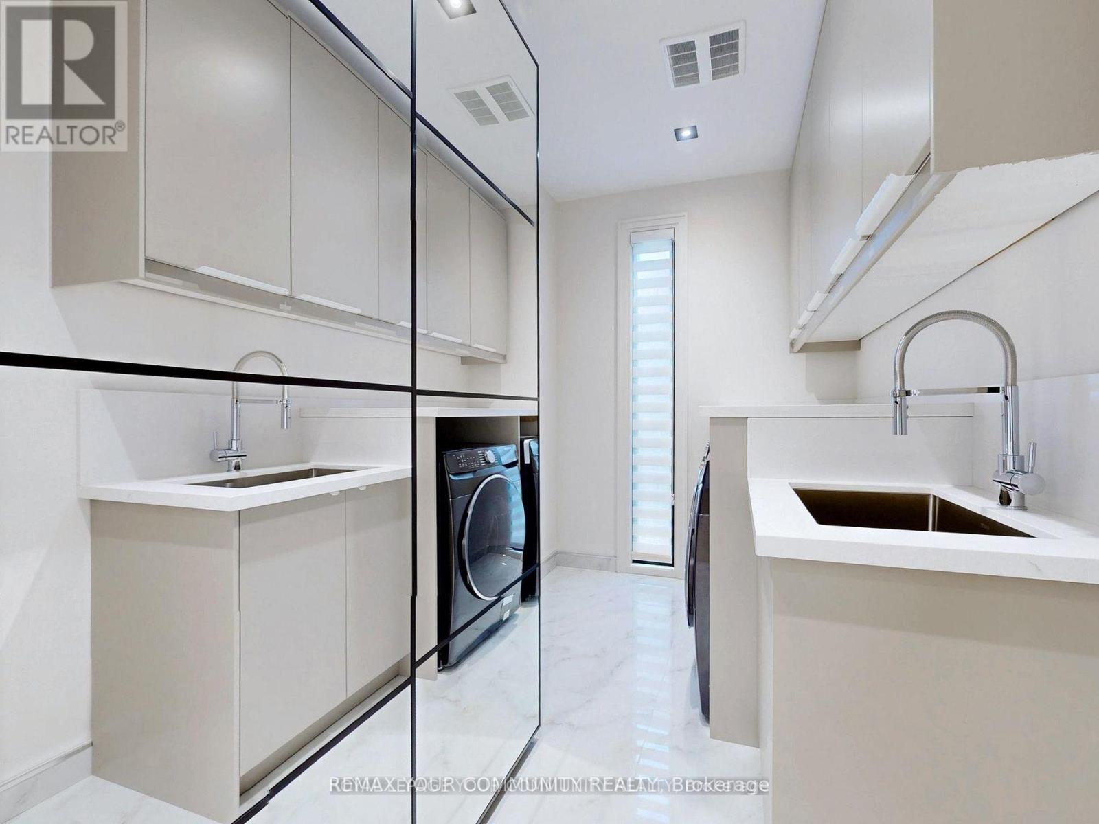 127 ELGIN MILLS ROAD W - 36