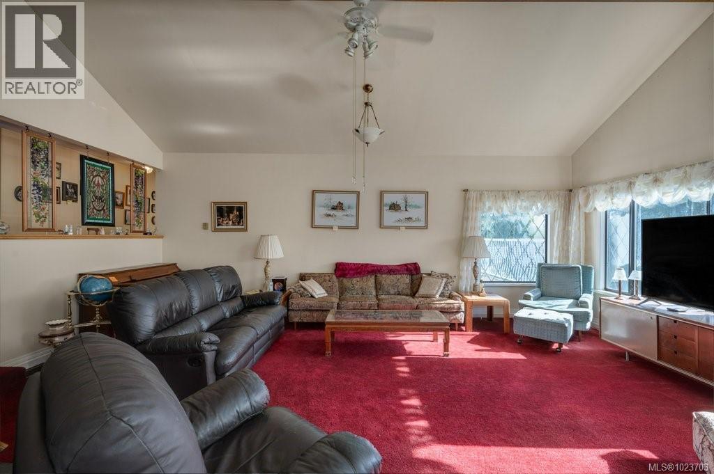 2983 Northwest Bay Rd, Nanoose Bay