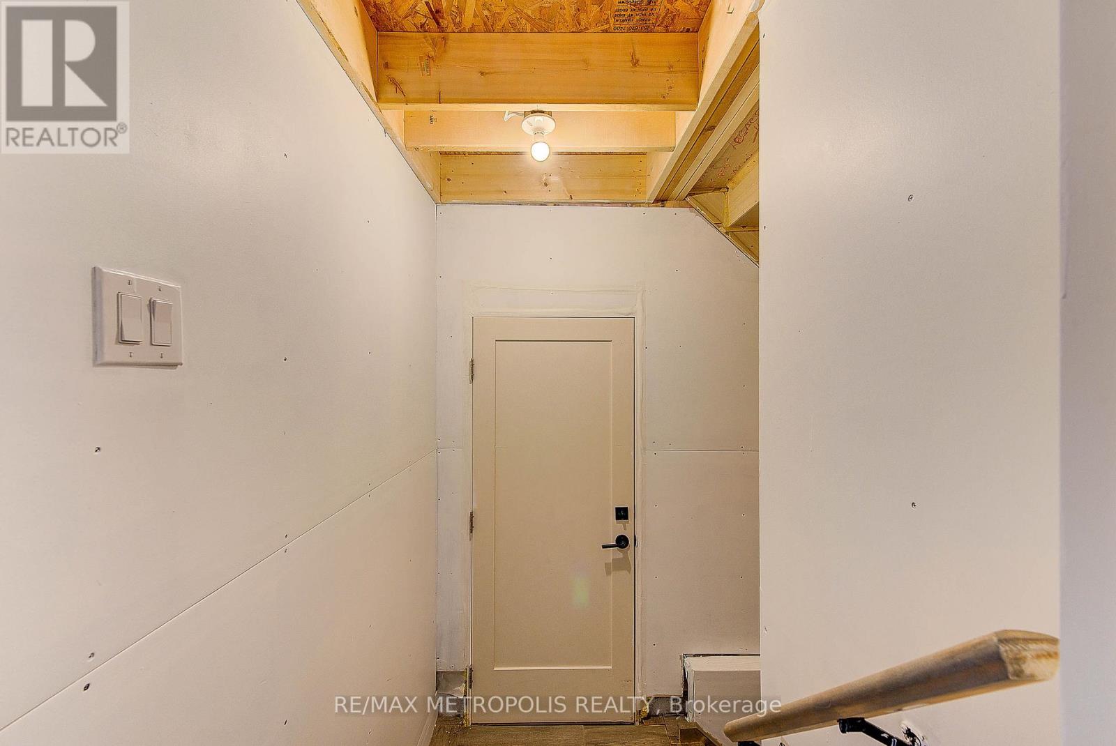 1480 MEDWAY PARK DRIVE - 37