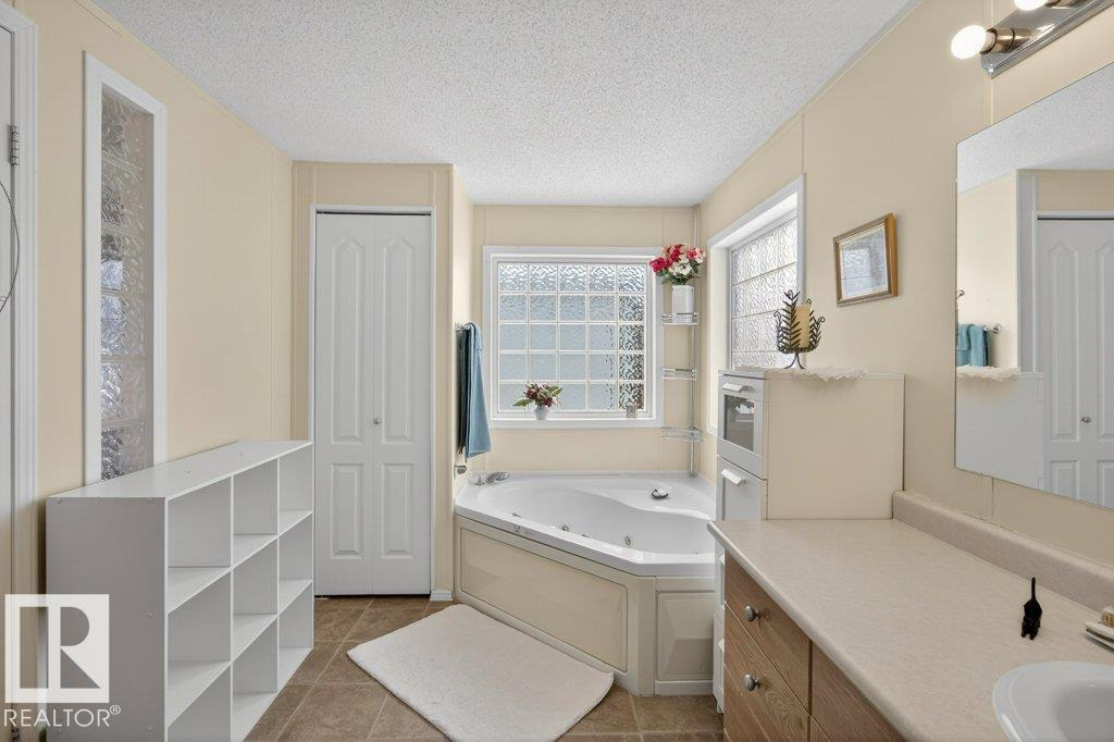 1648 Jubilee CR, Sherwood Park