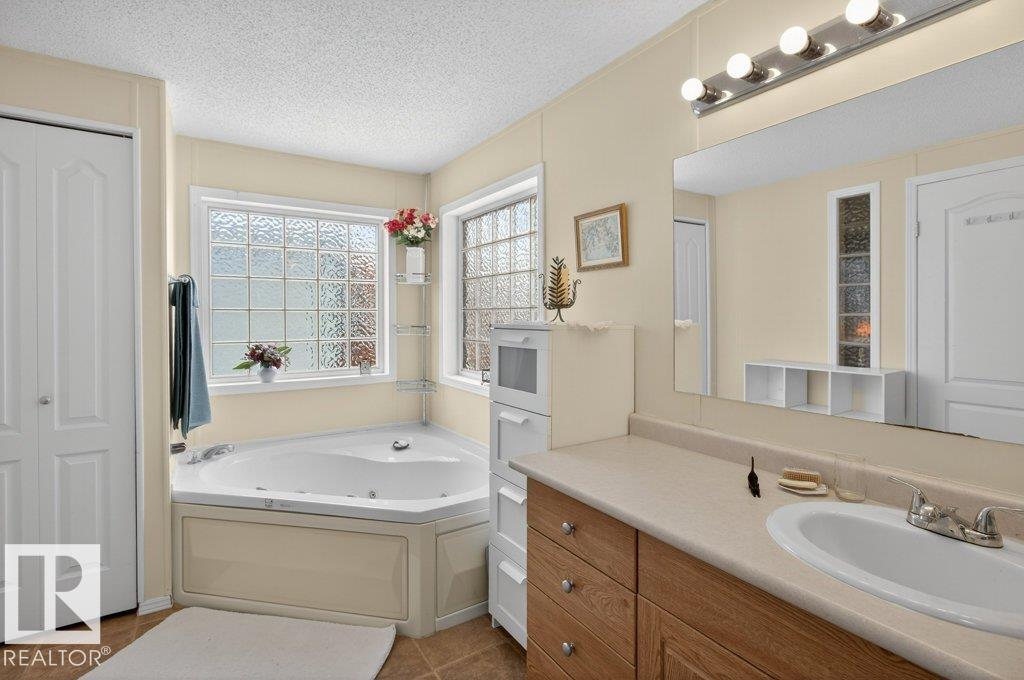 1648 Jubilee CR, Sherwood Park