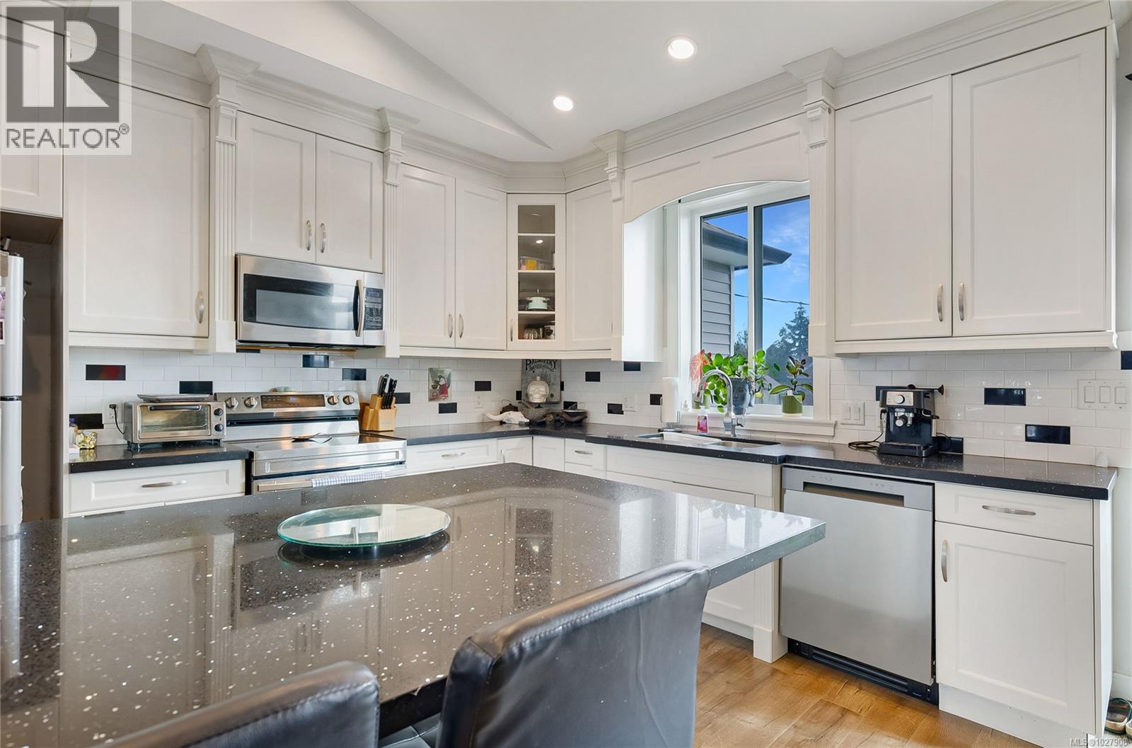 364 GEORGIA AVE - 10