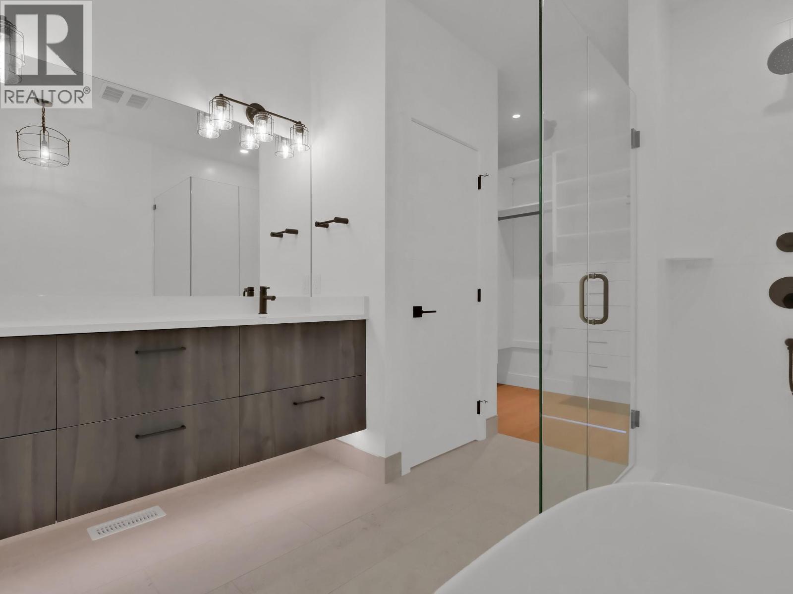 10 9201 Okanagan Centre Road West, Lake Country