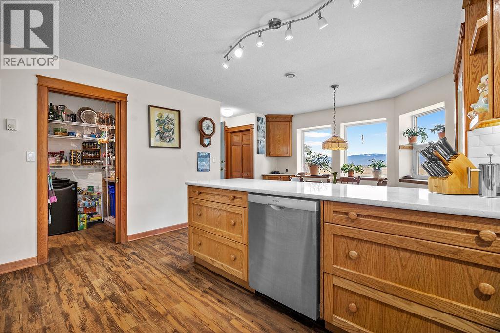 184 Pleasant Valley Cross Road, Spallumcheen