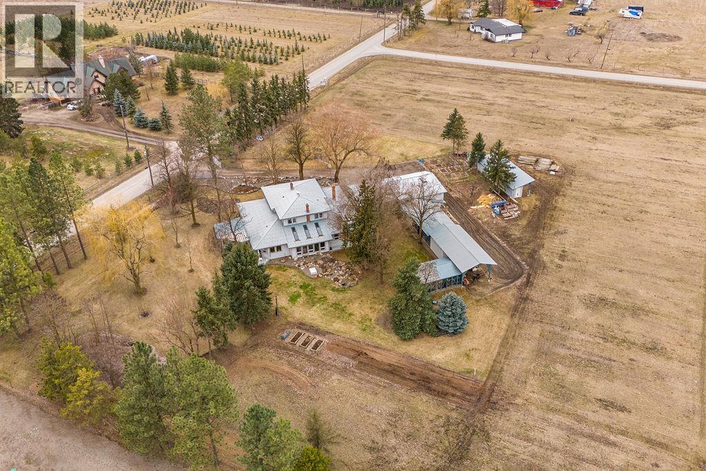 184 Pleasant Valley Cross Road, Spallumcheen