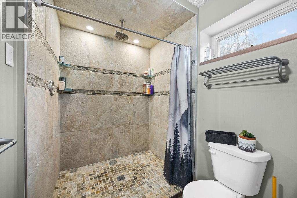 184 Pleasant Valley Cross Road, Spallumcheen