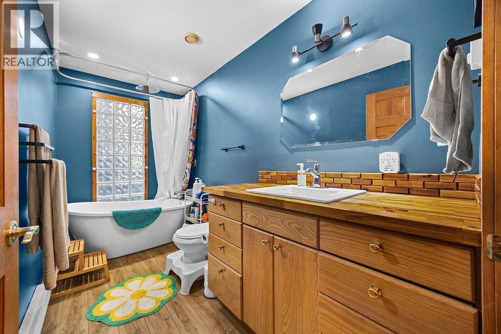 184 Pleasant Valley Cross Road, Spallumcheen